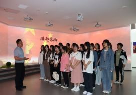 堅(jiān)定文化自信 勇做時(shí)代新人——工藝美術(shù)學(xué)院組織學(xué)生開展實(shí)踐研學(xué)活動(dòng)